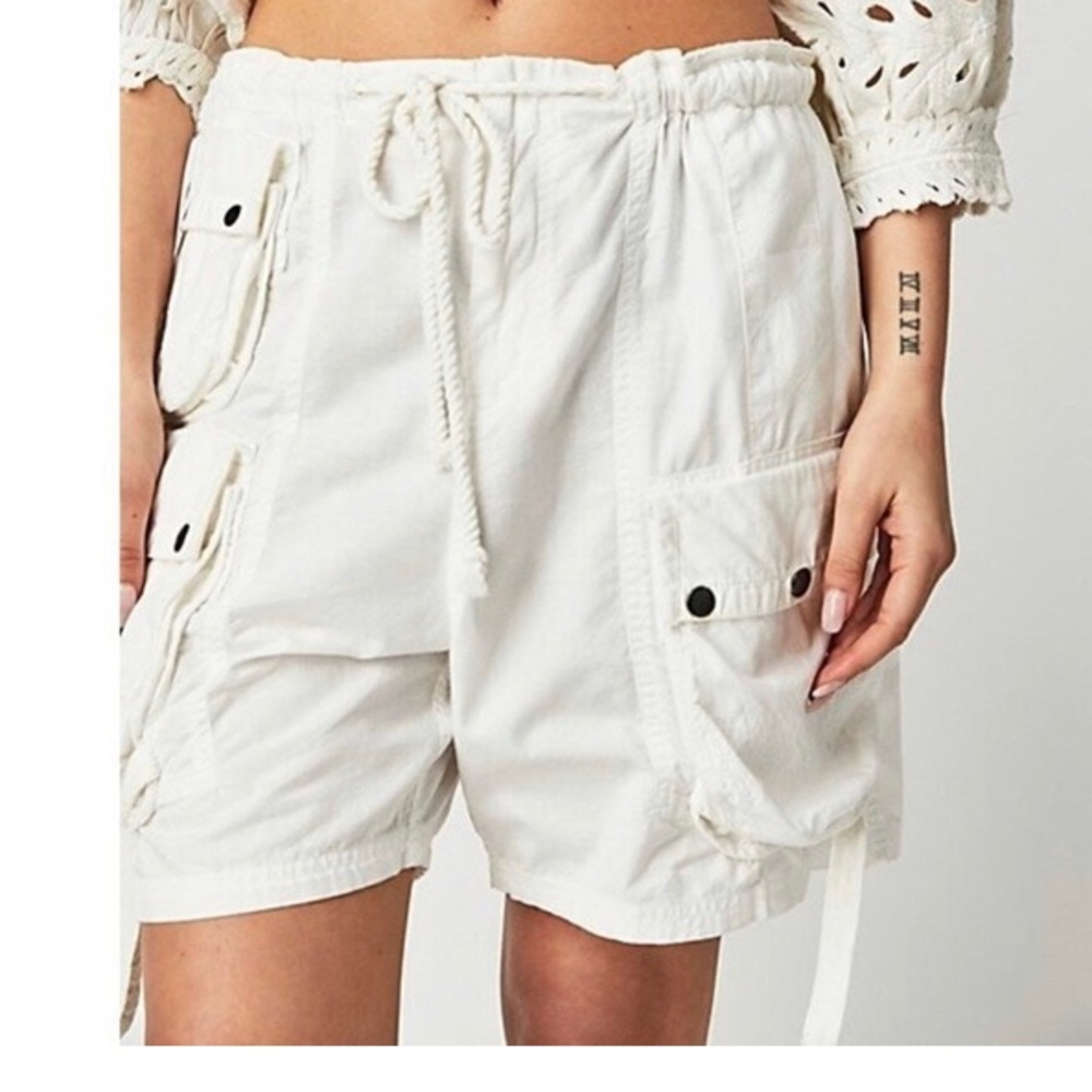 Free People White Moon Bay Parachute Shorts NWOT Size Medium